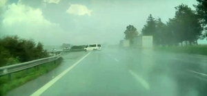 Adana'da panelvan araç takla attı