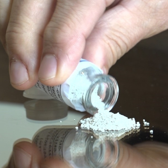 Dünyanın ilk enfeksiyonlu bölgeye uygulanabilen yapay kemiği Eskişehir'de g...