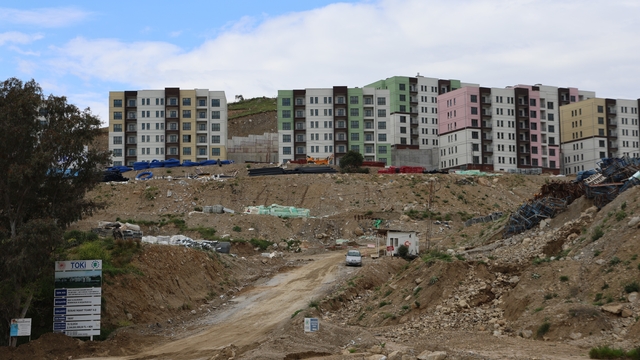 Efeler'de yeni yaşam alanı şekilleniyor
TOKİ Savrandere projesinin yüzde 59,49'u tamamlandı