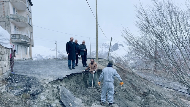 Yağışla birlikte kentte hasar oluştu