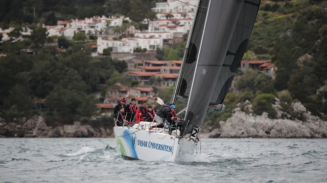 Yaşar'dan üçte üç şampiyonluk