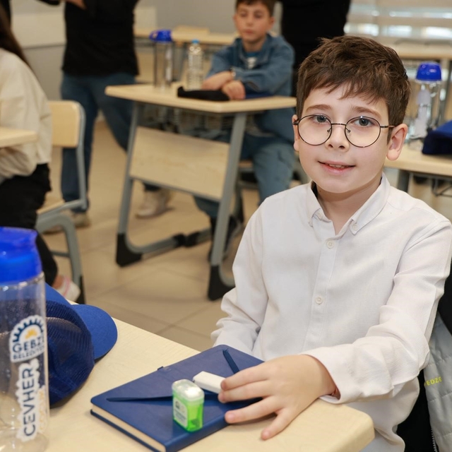 Gebze'nin cevher çocukları için ilk ders zili çaldı