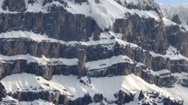 Şırnak'ta kar şelalesi mest etti