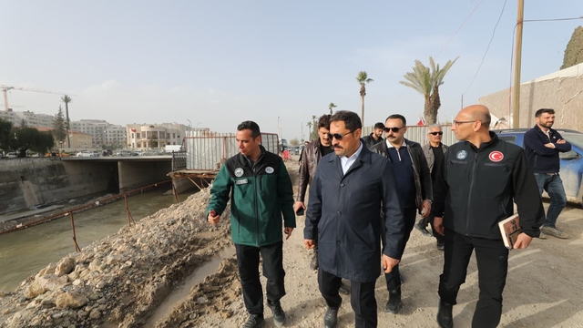 Hatay'dan geçen Asi Nehri'nde ıslah çalışmaları sürüyor