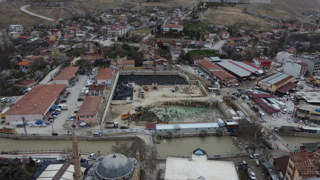 Darende'de yeni çarşı projesinde çalışmalar sürüyor