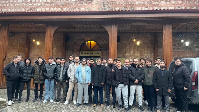 Bilecik'te KYK öğrencileri sabah namazında buluştu