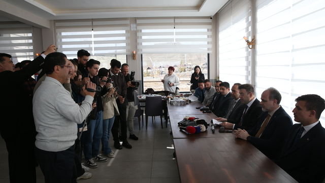 Niğde Valisi Nedim Akmeşe, basın mensuplarıyla buluştu