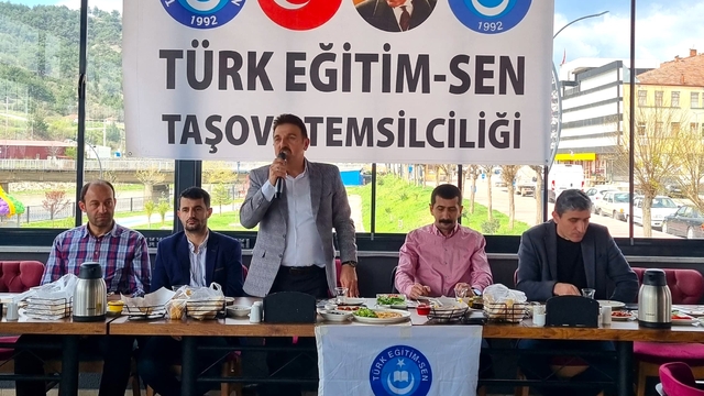 Taşova'da Türk Eğitim-Sen üyeleri buluştu