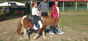 Balıkesir'de çocukların at binme sevinci