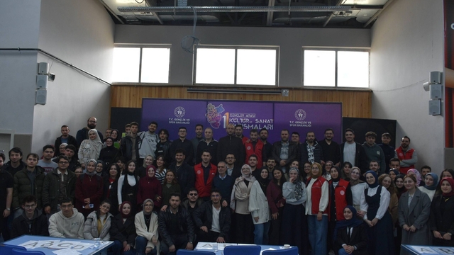 Gençler Erzurum'da bilgide yarıştı