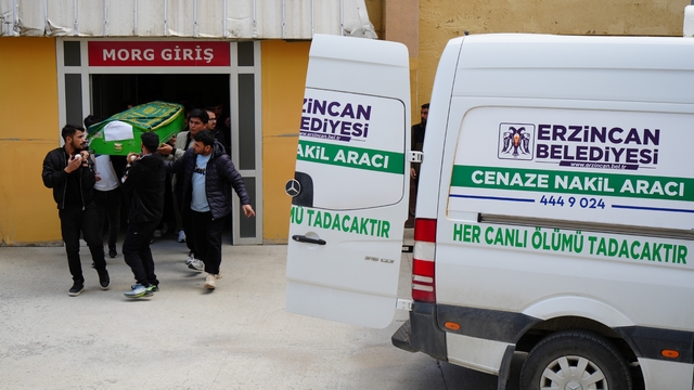 Bodrum'daki göçmen faciasında hayatını kaybeden 9 kişi Erzincan'da defnedildi