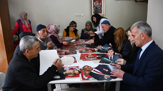Şehit evlatlarını, eşlerinin hatıralarını 3 boyutlu rölyeflerde yaşatıyorlar