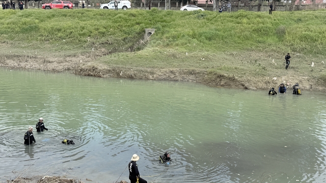 Tarsus'ta ırmakta kaybolan genci arama çalışmaları sürüyor