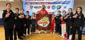 Gedik Piliç'in desteğiyle gelen büyük başarı: Türkiye Kickboks Şampiyonası 10 madalya