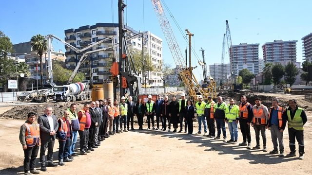 Yeni Dörtyol Köprülü Kavşağı'nda çalışmalar devam ediyor