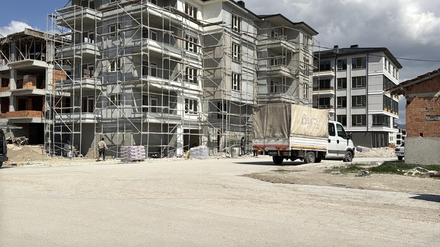 Kütahya'da iskeleden düşen 2 işçi yaralandı