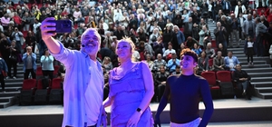 Başkan Çerçioğlu, Didim ve Nazilli’de vatandaşları tiyatro ile buluşturdu