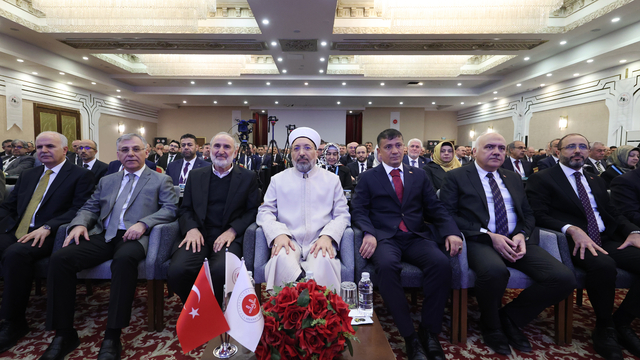 Diyanet İşleri Başkanı Arpaguş, Hac Organizasyonu Kafile Başkanları Bilgilendirme Toplantısı'na katıldı: