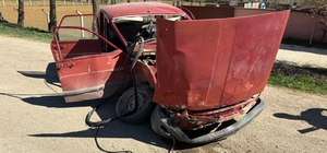 Kastamonu'da iki otomobil çarpıştı: 3 yaralı