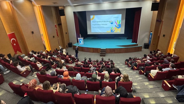 Sakarya'da "Otizmi Anlamak" paneli düzenlendi