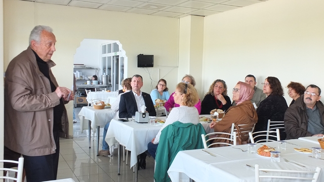 Burhaniye'de Yüksek Öğrenim Derneği üyeleri kahvaltıda buluştu