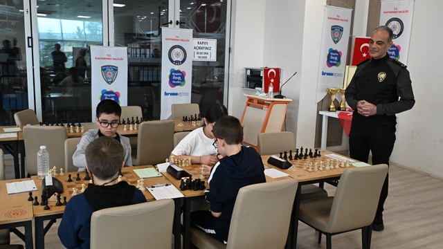 Kastamonu'da 7 ilden 244 öğrencinin katılımıyla satranç turnuvası düzenlendi