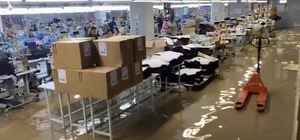 Şanlıurfa'da sağanak nedeniyle tekstil fabrikasını su bastı; işçiler tahliye edildi