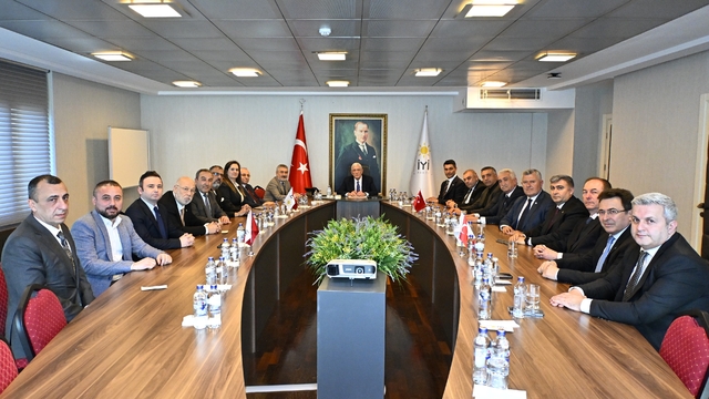 Müsavat Dervişoğlu, GİSADER ve Ankara Malatyalılar Federasyonu heyetlerini kabul etti