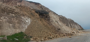 Batman'da heyelan: Üniversitenin yolu ulaşıma kapandı