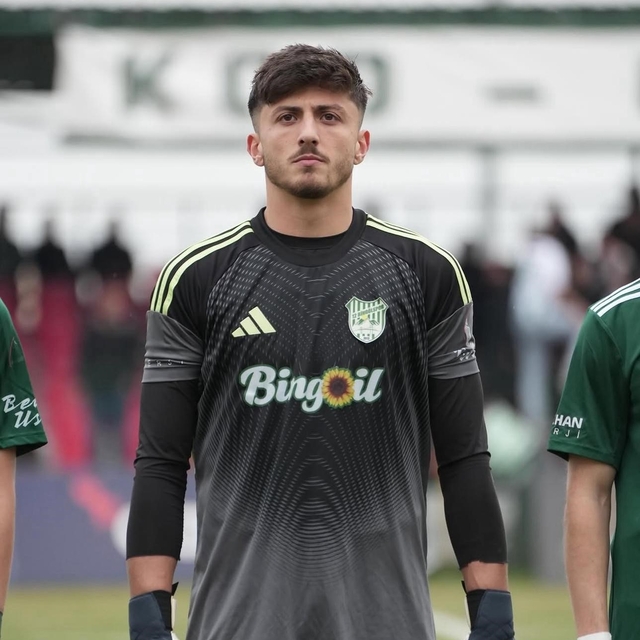 12 Bingölspor kalecisi Oğuzhan Çelik: "Şampiyonluğu daha erken ilan edebili...