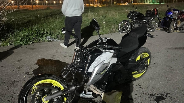 Akrobatik hareketler yapan iki motosiklet çarpıştı: 2 yaralı