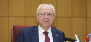 Şarkışla, güven tazeledi Sivas İl Genel Meclisi Nisan ayı toplantılarının ilk oturumunda yapılan seçimde İl Genel Meclisi Başkanı Mehmet Şarkışla 34 oy alarak yeniden başkanlığa seçildi.