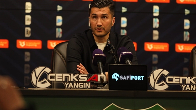 Nuri Şahin: "Çok pozisyona girdik, golü bulamadık"
Başakşehir Teknik Direktörü Nuri Şahin:
"İlk yarı zorlandık. 2. yarıdan memnunum"
"Dünya Kupası'na girmek benim de hayalimdi, nasip olmadı"