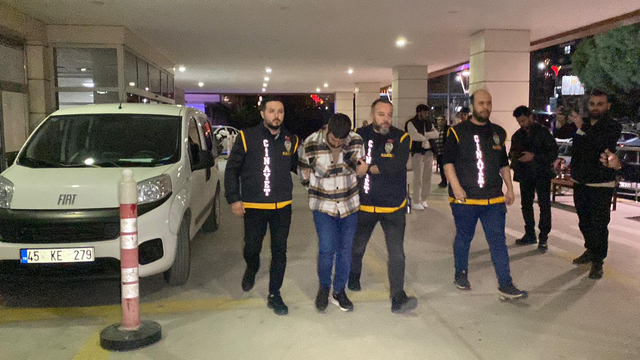 Manisa'da cinayet zanlısını 1200 saat güvenlik kamerası kaydı incelenerek yakalandı