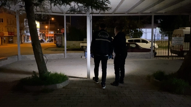 Aşk üçgeni bıçaklı kavgaya dönüştü: 2 yaralı