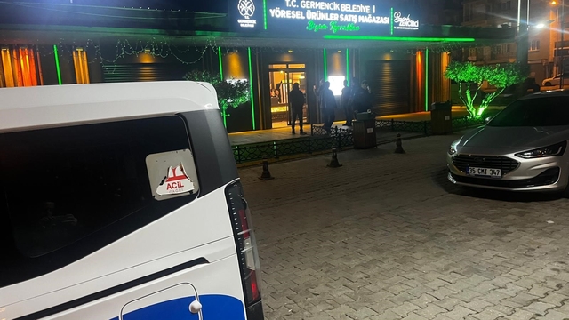 Germencik'te belediyenin satış mağazasına silahlı saldırı
Mağazaya 12 adet kurşun isabet ettiği belirlendi