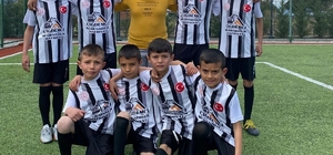 Birleştirilmiş sınıf takımı zirveye koşuyor