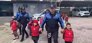 Minik öğrencilerden emniyete ziyaret