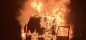 Seyir halindeki tır alev alev yandı