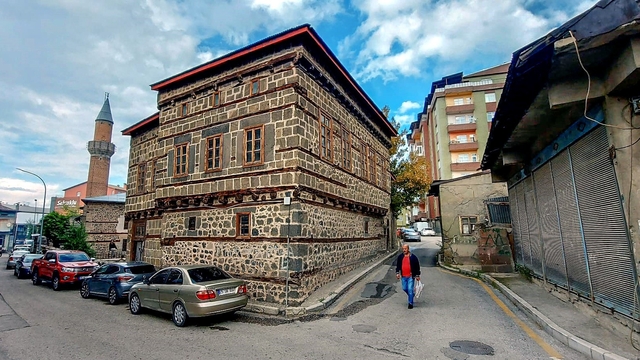 Geleneksel Erzurumevleri'nde tandırevi