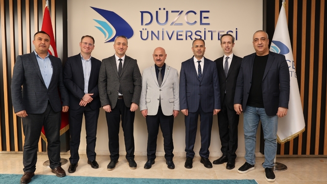 Düzce Üniversitesi'nden öğrencilerin mesleki gelişimine destek