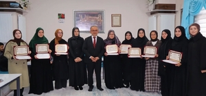 Bayburt’ta hafızlığını tamamlayan öğrencilere belgeleri verildi