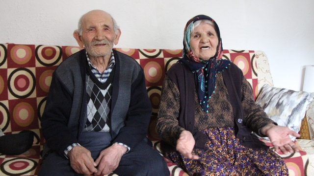 İlk günkü sevgiyle 67 yıldır aynı yastığa baş koyuyorlar