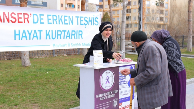 Bayburt'ta Kanser Haftası kapsamında bilgilendirme standı açıldı