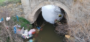 Tavşanlı'da bilinçsizce hareket çevre kirliliğine sebep oluyor
