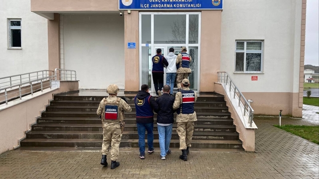 Bingöl'de 16 şüpheli ve 4 hükümlü yakalandı