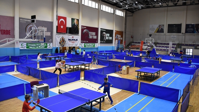 Afyonkarahisar'da masa tenisinde şampiyonlar belli oldu