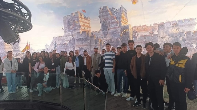 Kahta Belediyesi'nden öğrencilere gezi programı