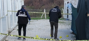 Tartıştığı dini nikahlı eşi ile bacanağına kurşun yağdırdı