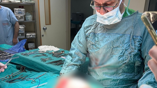 Kilo vermek için hastaneye giden çocuğun karnından 3,5 kiloluk kist çıktı